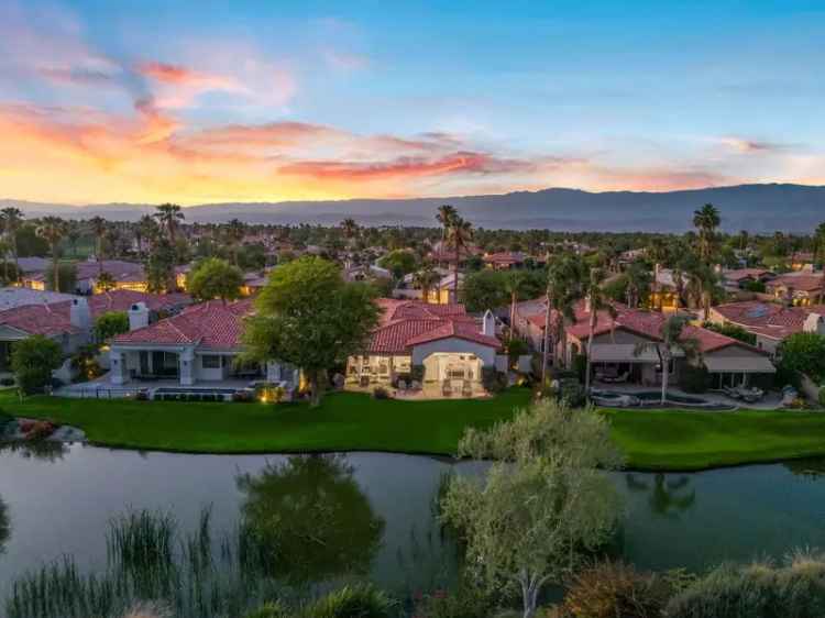 Single-family house For Sale in 907, Mesa Grande Drive, Palm Desert, California