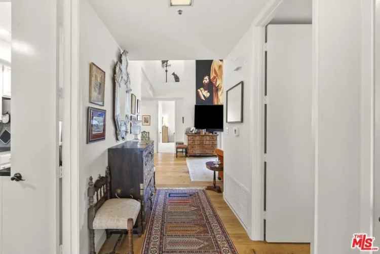 Condo For Sale in 2131, Century Park Lane, Los Angeles, California