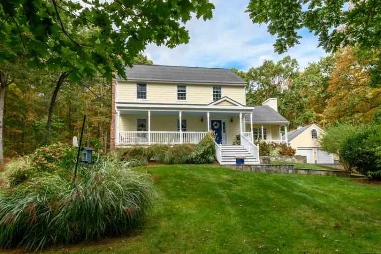 Single-family house For Sale in 40, Whispering Woods Road, Guilford, Connecticut