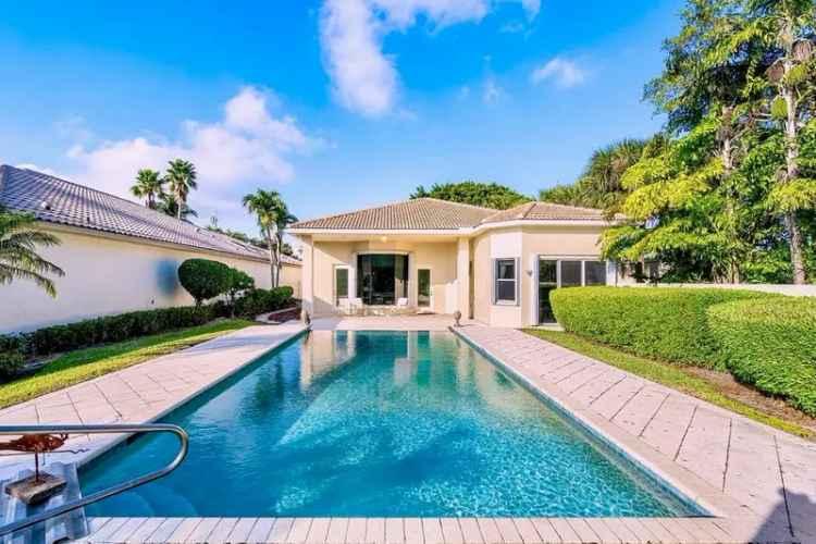 Single-family house For Sale in 56, Island Drive, Boynton Beach, Florida