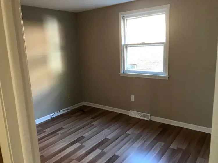 Apartment Unit for Rent with Granite Countertops and 2-Car Garage