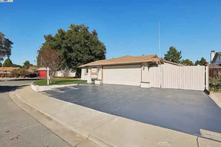 Single-family house For Sale in Fremont, California