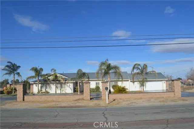 Single-family house For Sale in 15510, Live Oak Street, Hesperia, California