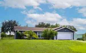 Single-family house For Sale in 343, Southwest Kestor Drive, Port Saint Lucie, Florida