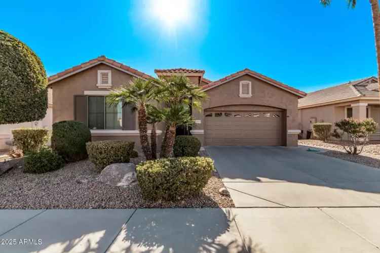 Single-family house For Sale in 18069, West Skyline Drive, Surprise, Arizona