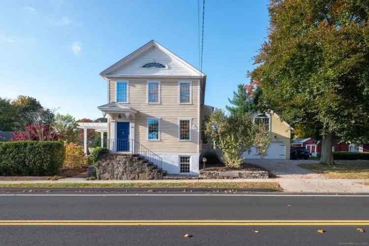 Single-family house For Sale in 93, Water Street, Guilford, Connecticut