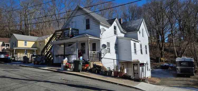 Multi-family house For Sale in 102, Boswell Avenue, Norwich, Connecticut