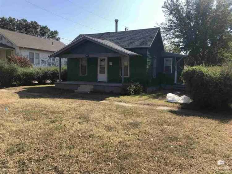 Single-family house For Sale in 208, Northeast 9th Street, Abilene, Kansas