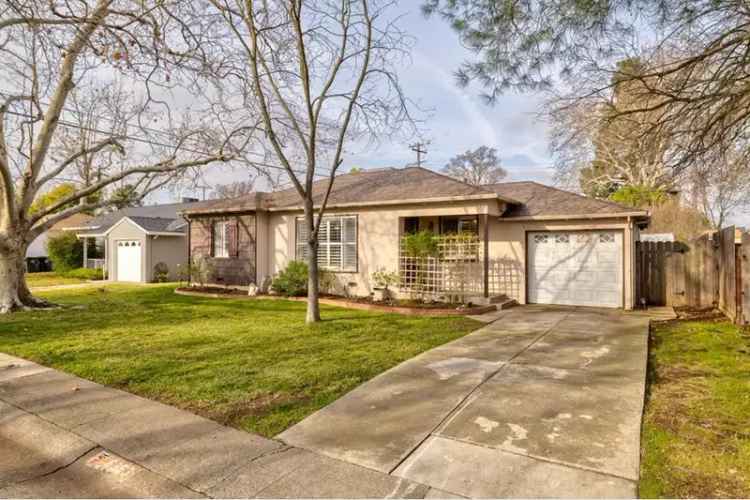 Single-family house For Sale in 6353, 35th Avenue, Sacramento, California