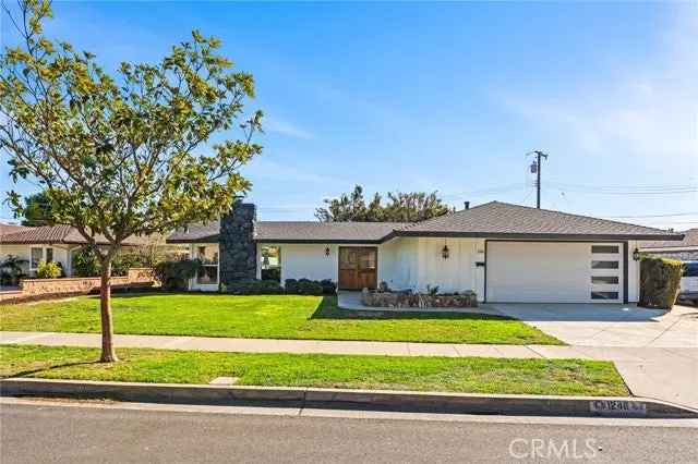 Single-family house For Sale in 1248, East Fairway Drive, Orange, California