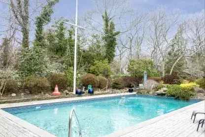 Four Bedroom Home Rental in East Hampton Springs