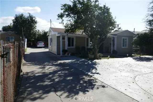 Multi-family house For Sale in Santa Ana, California