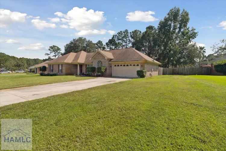 Single-family house For Sale in 1123, Montclair Drive, Hinesville, Georgia