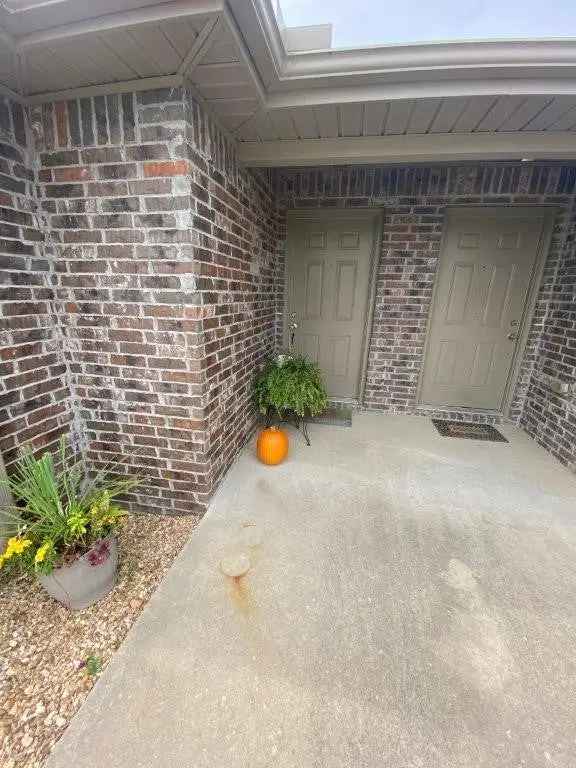 Multi-family house For Sale in Centerton, Arkansas