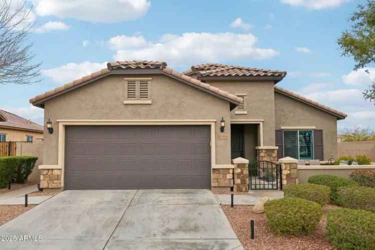 Single-family house For Sale in 27573, North 174th Drive, Surprise, Arizona