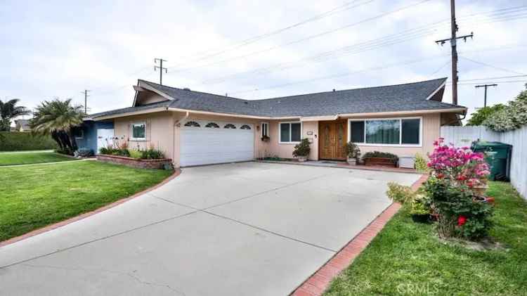 Single-family house For Sale in 6631, Walton Drive, Huntington Beach, California