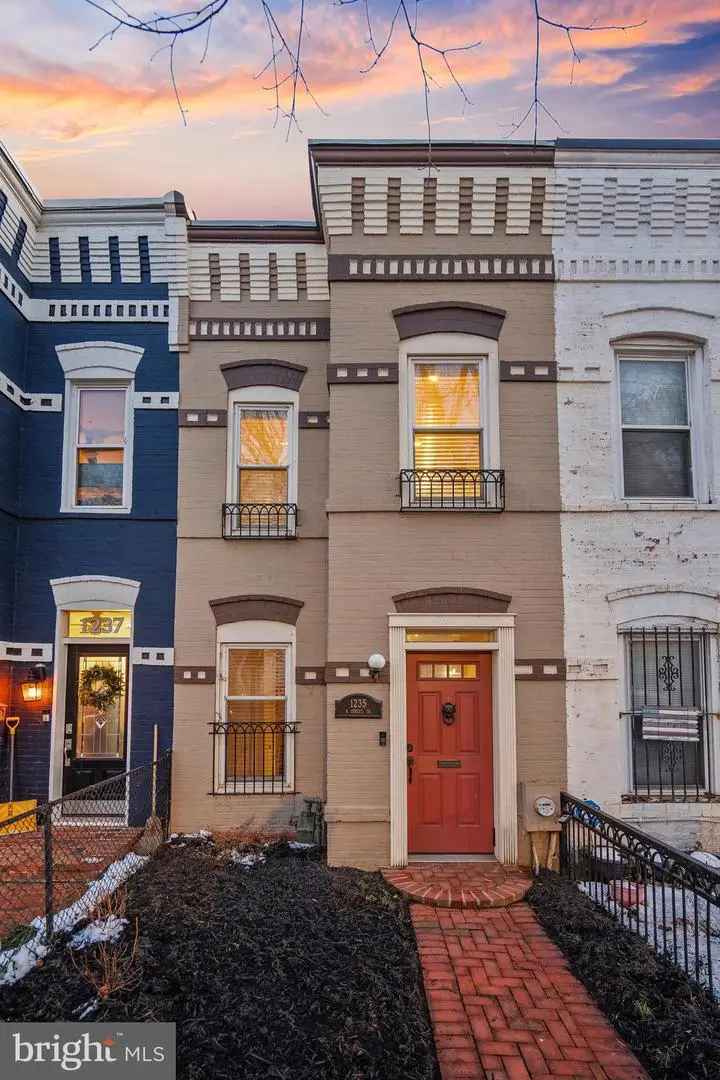 House For Sale in 1235, K Street Southeast, Washington, District of Columbia