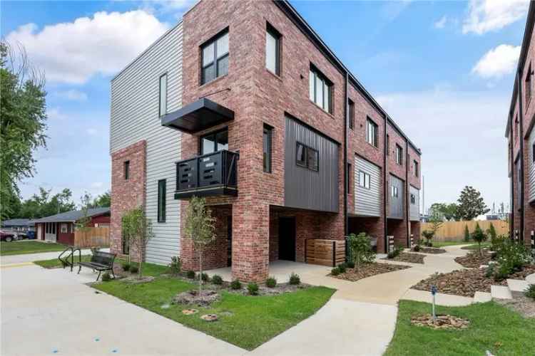 Condo For Sale in 927, Southeast 10th Street, Bentonville, Arkansas