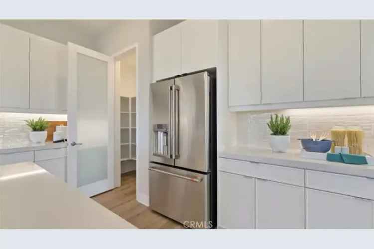 Condo For Sale in Irvine, California