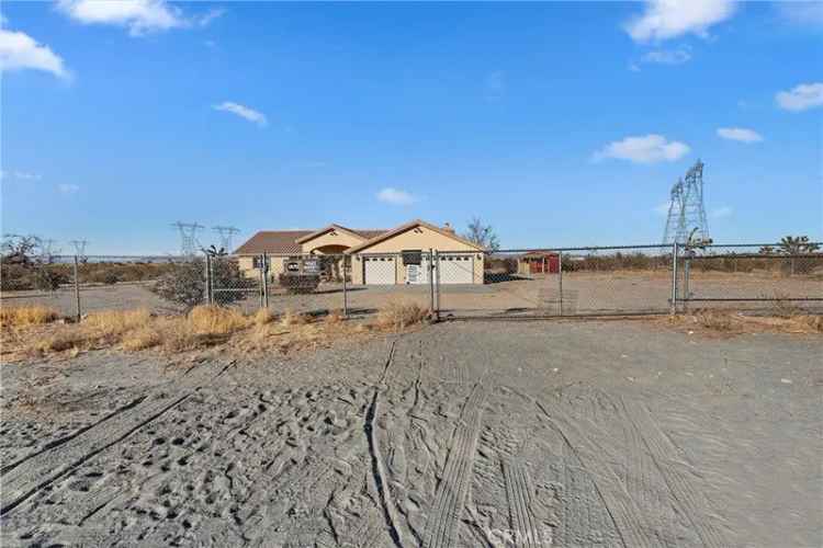 Single-family house For Sale in 1870, Olivera Road, Piñon Hills, California