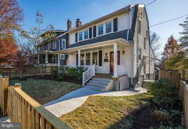 Single-family house For Sale in 1311, Lawrence Street Northeast, Washington, District of Columbia