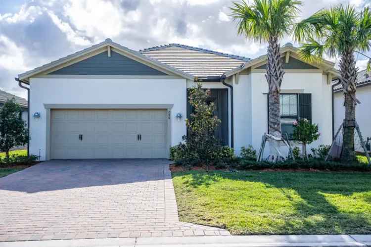 Single-family house For Sale in Port Saint Lucie, Florida