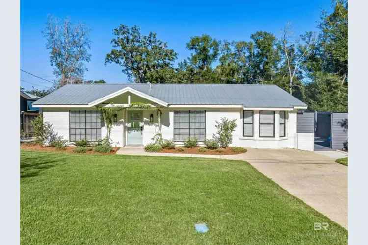 Single-family house For Sale in Fairhope, Alabama