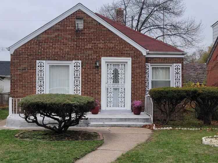 Single-family house For Sale in 206 08, McKinley Street, Gary, Indiana