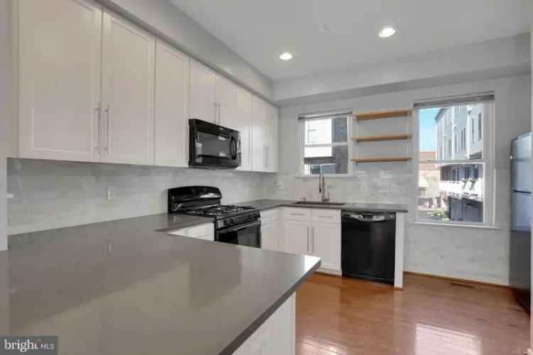 House For Sale in 909, 5th Street Southeast, Washington, District of Columbia