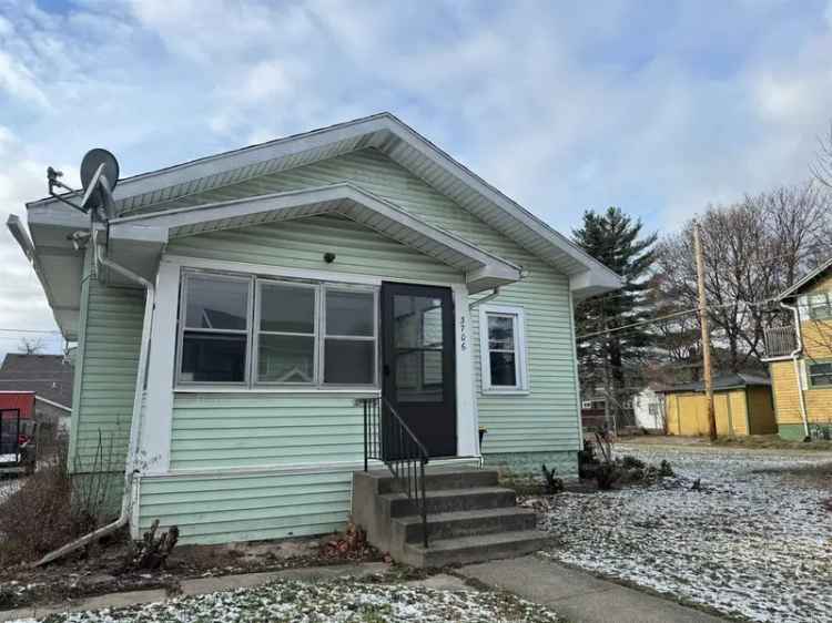 Single-family house For Sale in 3706, Oliver Street, Fort Wayne, Indiana