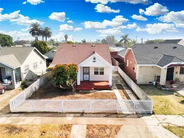 Single-family house For Sale in Los Angeles, California