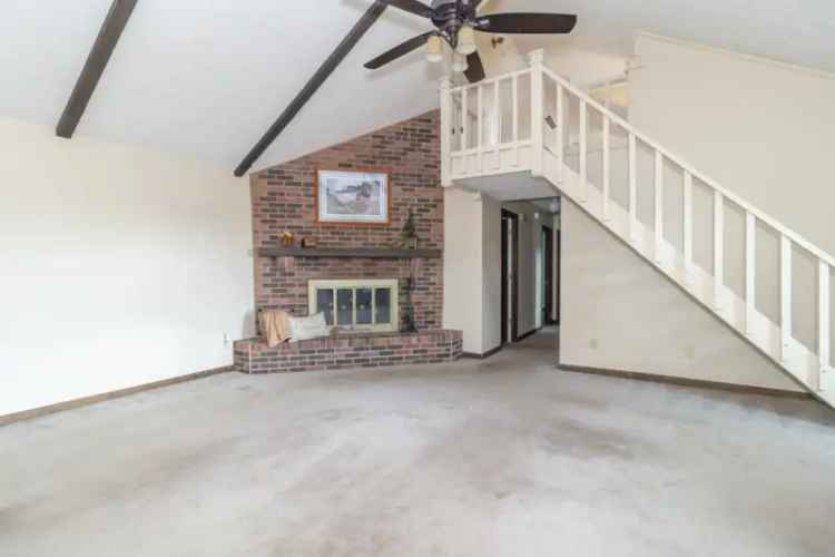 Single-family house For Sale in 7110, East Southport Road, Indianapolis, Indiana