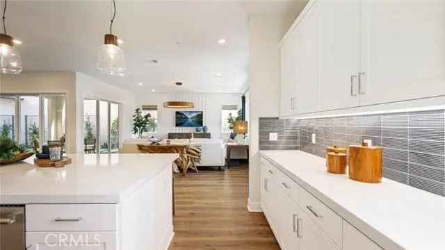 Condo For Sale in Irvine, California