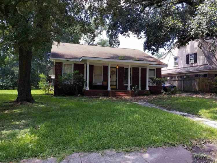 Single-family house For Sale in 2440, Pecos Street, Beaumont, Texas