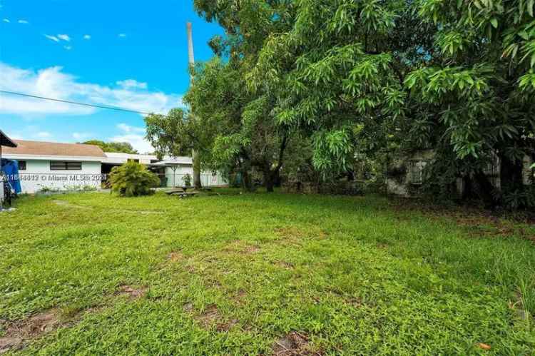 Single-family house For Sale in 75, Northwest 41st Street, Miami, Florida