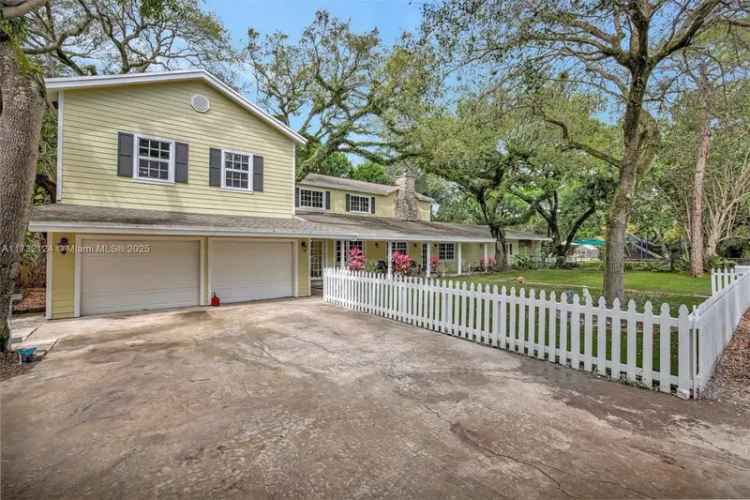 Single-family house For Sale in 2221, Southwest 28th Way, Fort Lauderdale, Florida