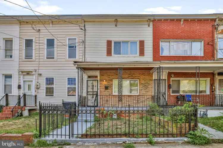 Single-family house For Sale in 1908, 17th Street Southeast, Washington, District of Columbia