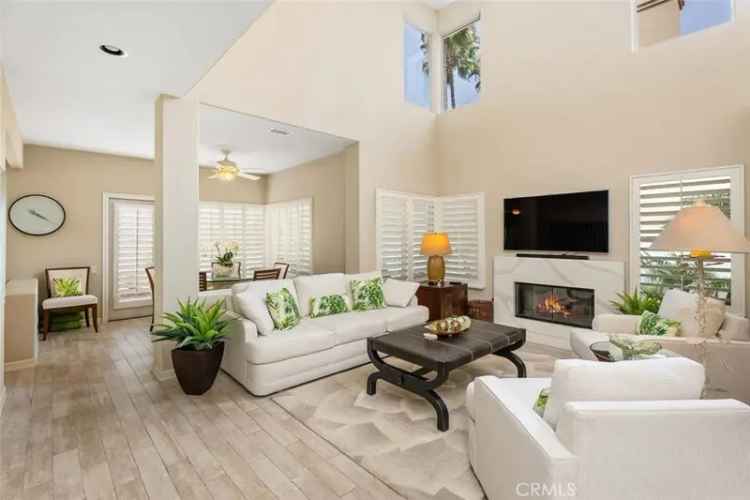 Single-family house For Sale in Long Beach, California