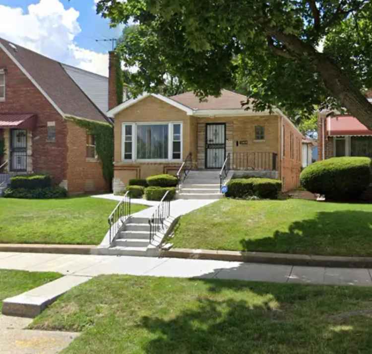 Single-family house For Sale in Chicago, Illinois