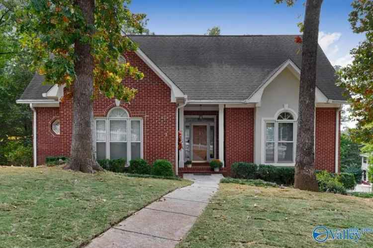 Single-family house For Sale in Huntsville, Alabama