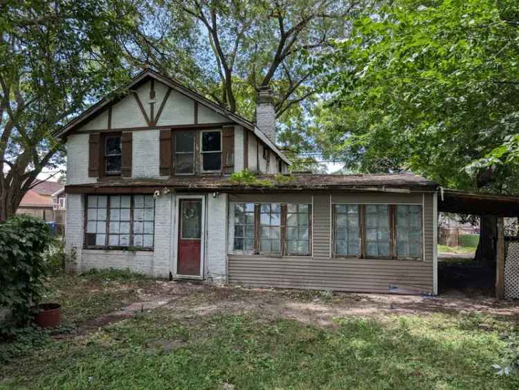 Single-family house For Sale in 6312, Jefferson Avenue, Hammond, Indiana