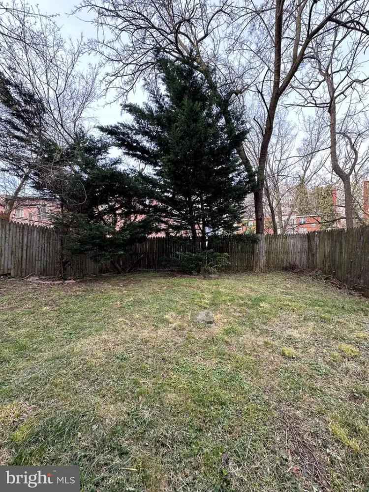 Single-family house For Sale in 1335, Maple View Place Southeast, Washington, District of Columbia