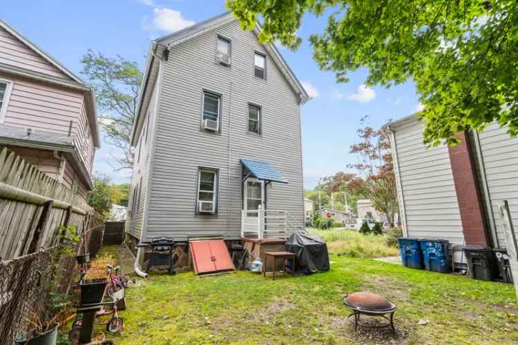 Multi-family house For Sale in 12;10, Pardee Street, New Haven, Connecticut