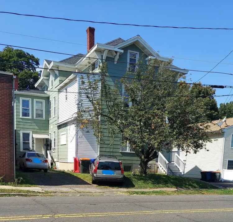 Multi-family house For Sale in 330, Center Street, Meriden, Connecticut