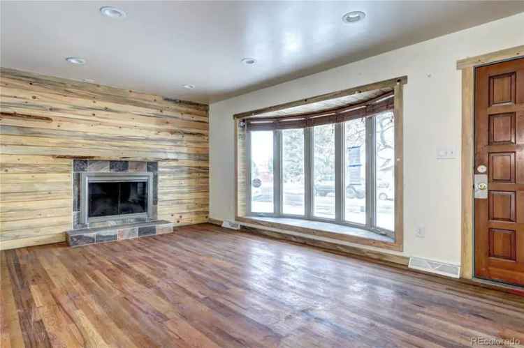 Single-family house For Sale in 8631, Faraday Street, Denver, Colorado