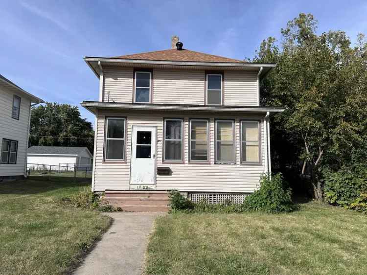 Single-family house For Sale in 1926, 2nd Avenue North, Fort Dodge, Iowa