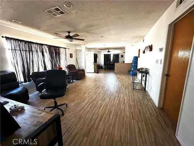 Single-family house For Sale in Victorville, California