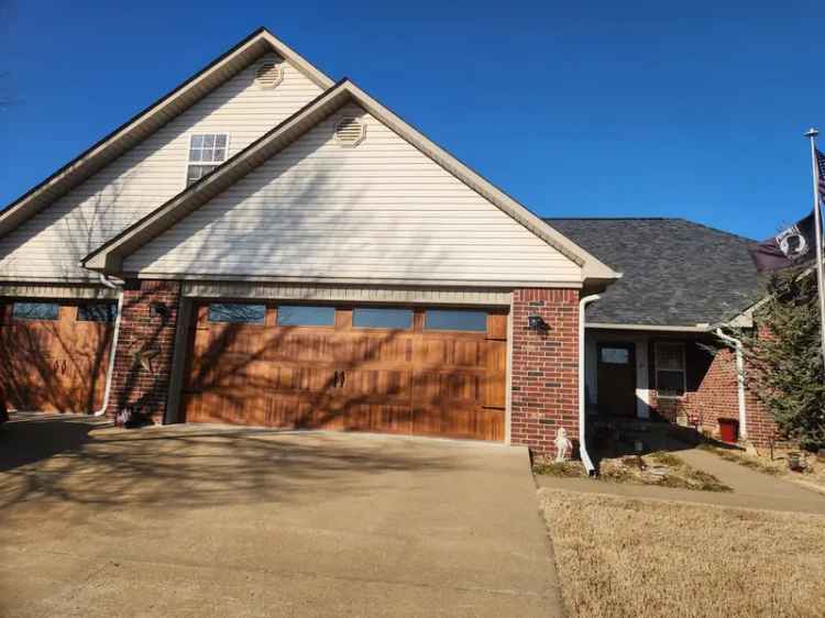 Single-family house For Sale in 108, Sioux Street, Clarksville, Arkansas