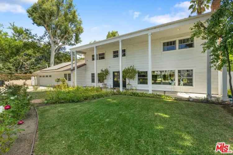 Single-family house For Sale in 5138, Louise Avenue, Los Angeles, California