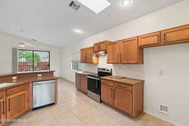 Single-family house For Sale in 1610, North Sahuara Avenue, Tucson, Arizona